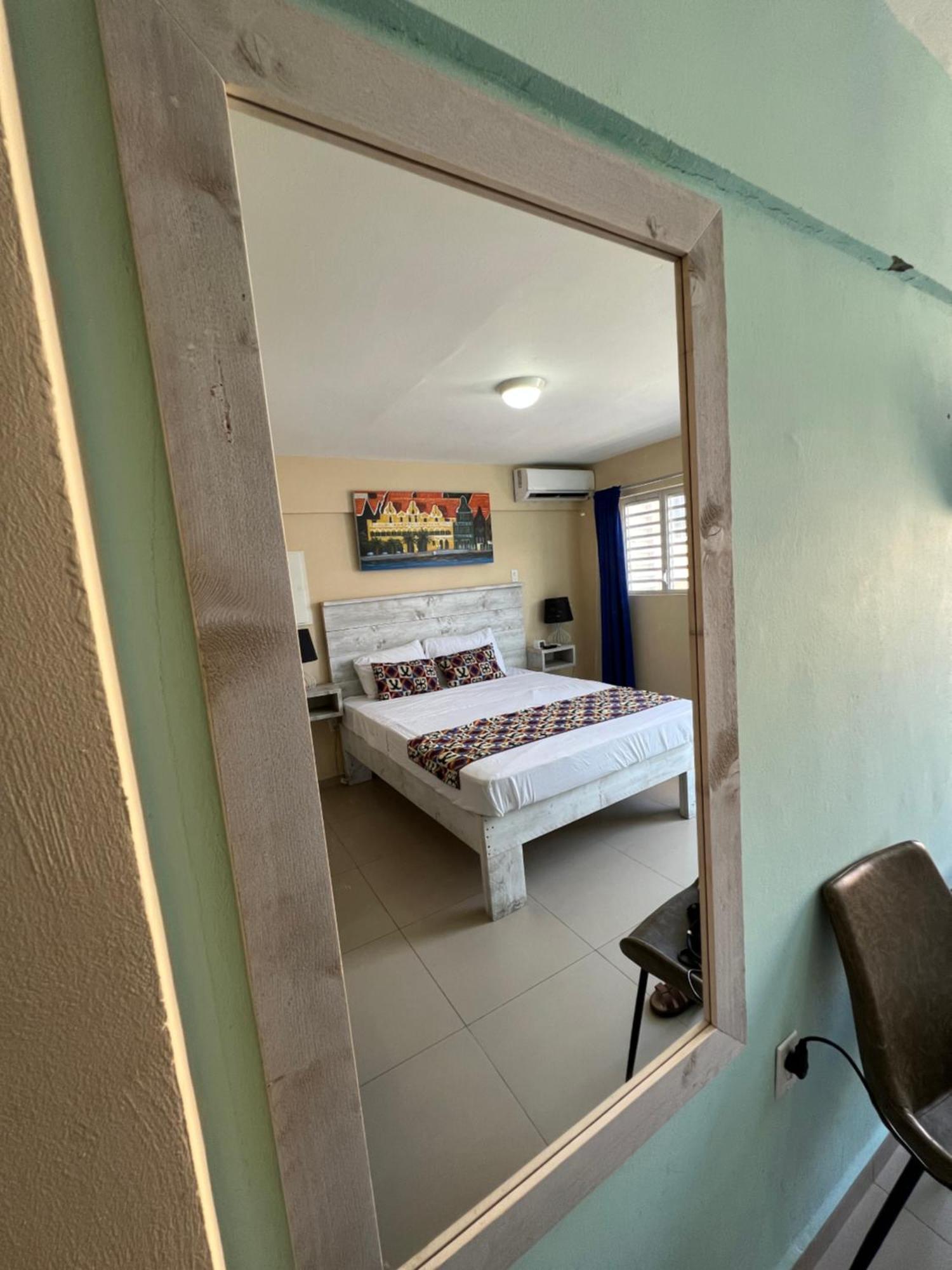 Mustique Suites Curacao Виллемстад Экстерьер фото